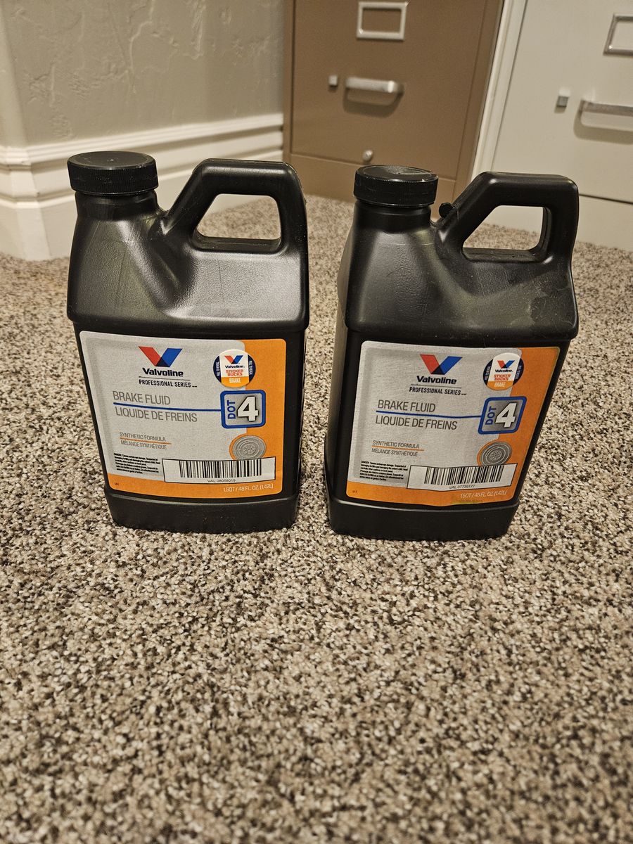 Valvoline Professional Series DOT 4 Synthetic Brake Fluid 1.5 QT (Pack of 2)