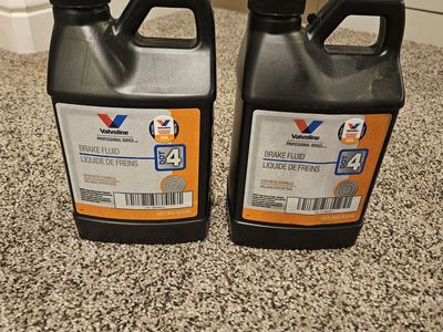 Valvoline Professional Series DOT 4 Synthetic Brake Fluid 1.5 QT (Pack of 2)