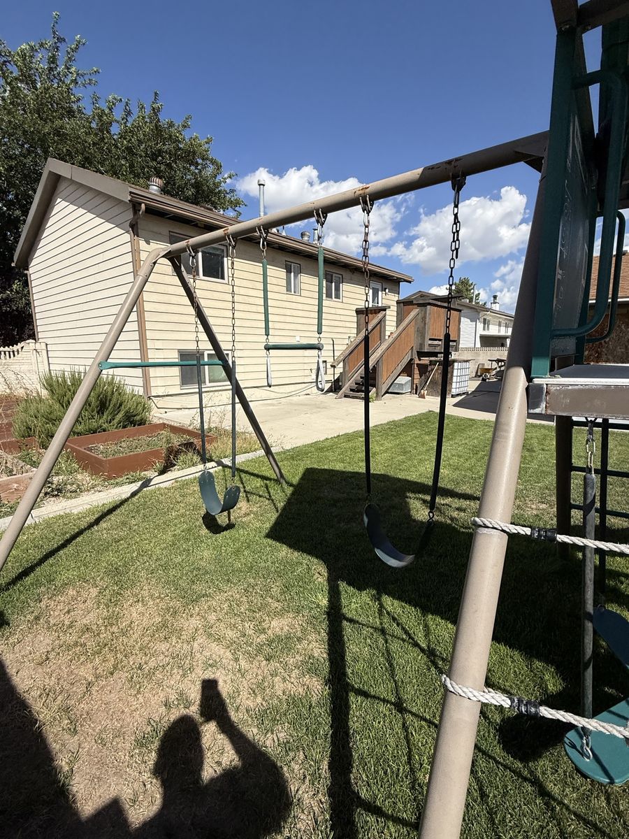Main image 6