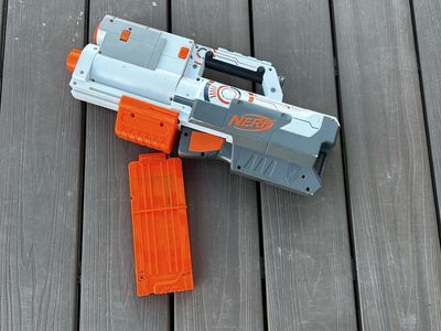 NERF Longshot CS-6 Blaster Foam Dart Gun with Magazine - White, Gray, Orange