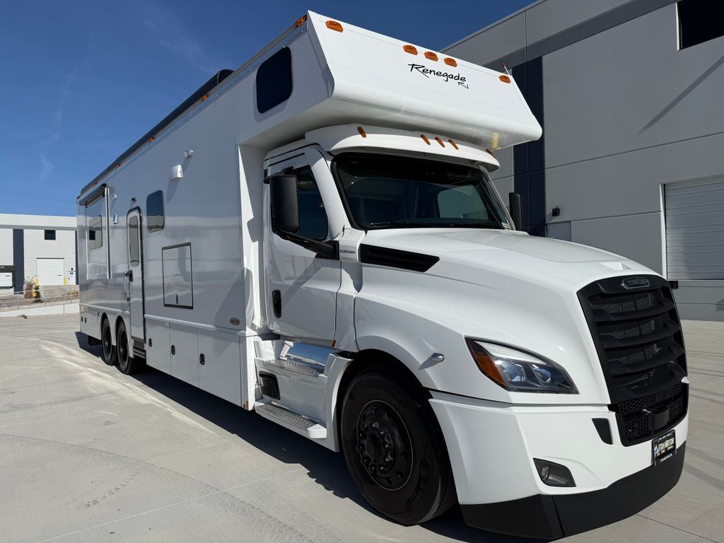 2023 Freightliner Cascadia 