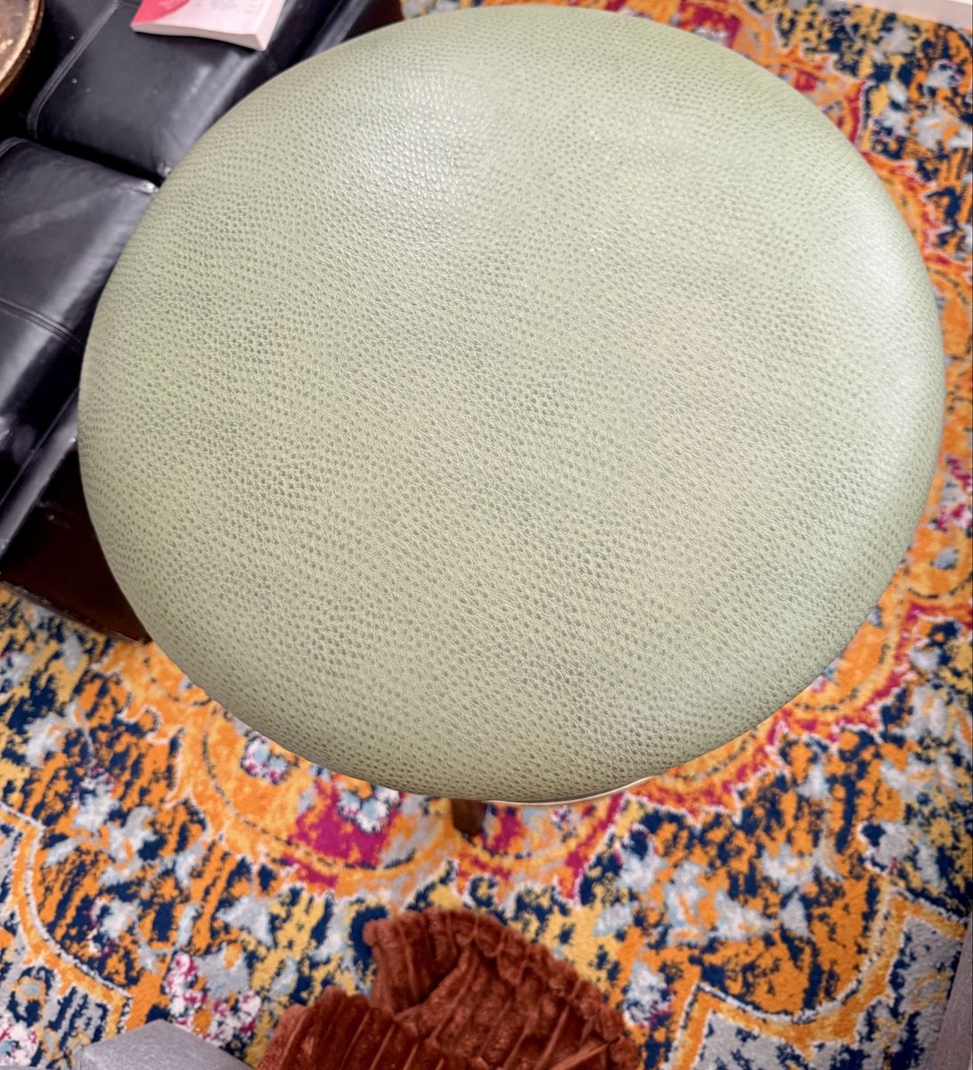 Set of 4 Swivel Bar Stools (Free Delivery)
