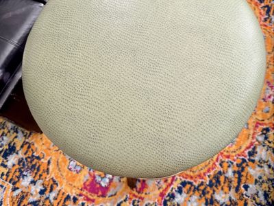Set of 4 Swivel Bar Stools (Free Delivery)