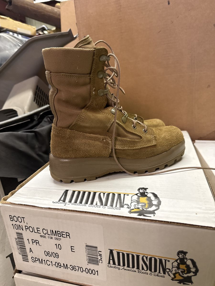 Mens Belleville size 6 Combat Boots Desert Tan.