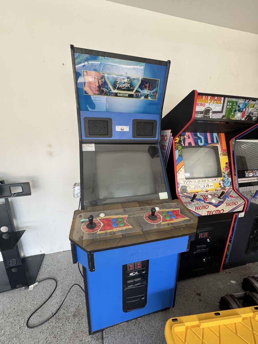 Capcom Street Fighter The Movie Arcade Game Machine Used Big blue GEN cab two