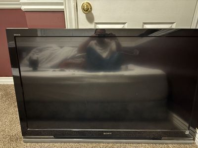 Sony BRAVIA 52" LCD Digital Color TV (KDL-52W4100)