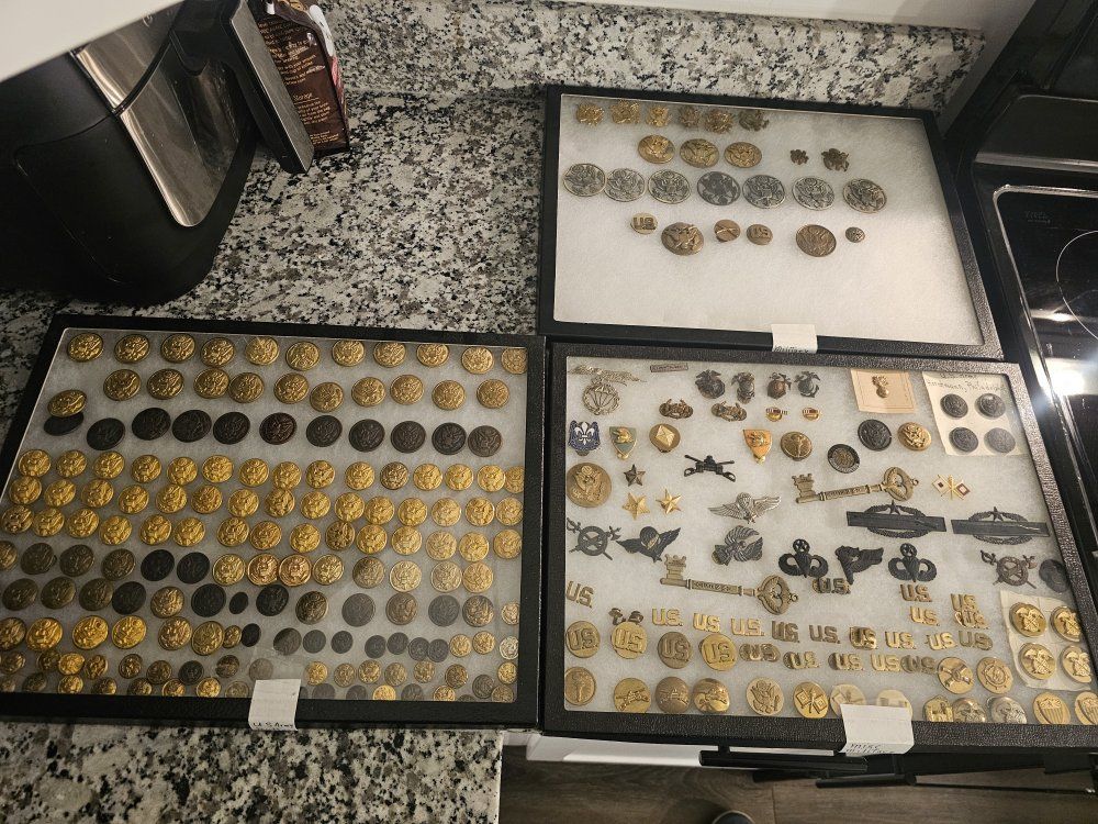 Military pins and buttons