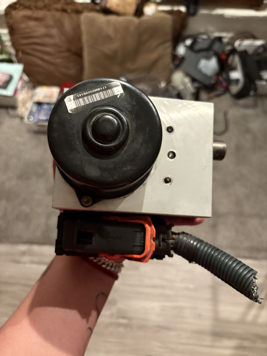 Abs Controle module For Infiniti Qx56 Or Nissan