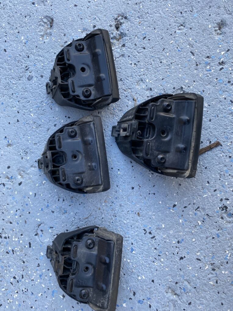Thule 460R Rapid Podium Feet Subaru Clips