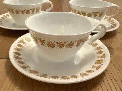 Vintage Pyrex Butterfly Gold Tea Cups & Saucers Set of 3 - White & Gold Floral