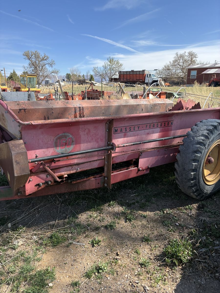 MANURE SPREADER