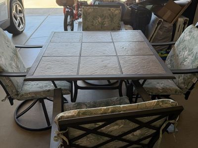 Patio Table with 4 chairs and cushions