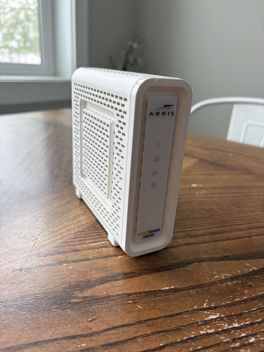 Arris SURFboard SB8200 DOCSIS 3.1 Cable Modem – Gigabit Speed