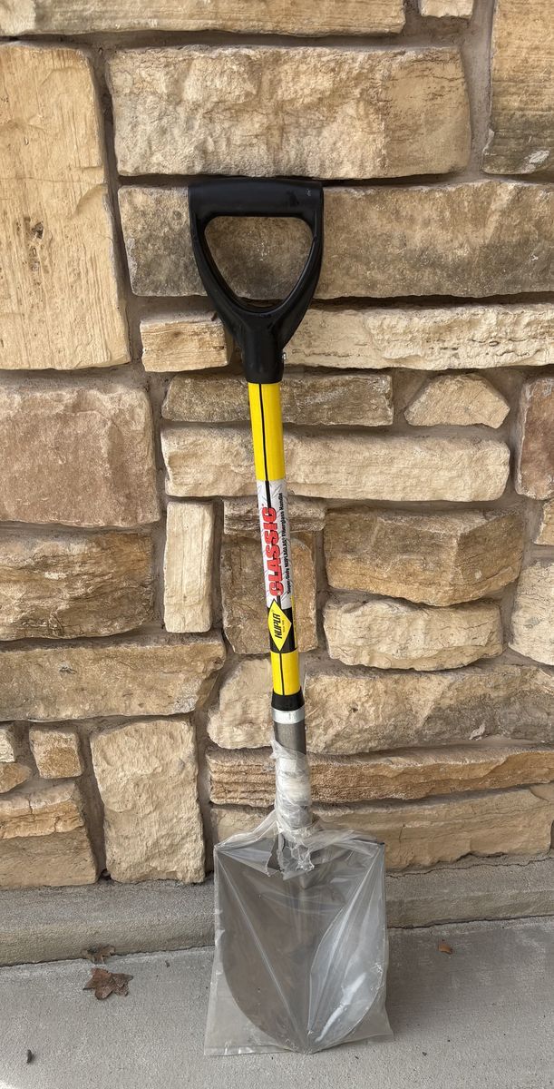 NEW Nupla 30 in. Fiberglass Handle Round Point Steel Blade Shovel OR  27 inch Garden Spade Shovel
