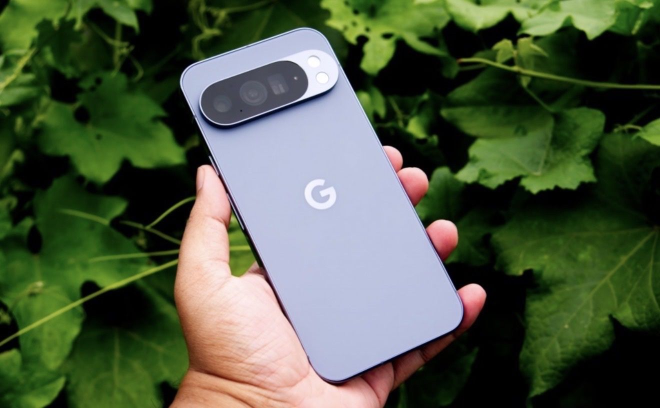 Google Pixel 10 Pro XL 512GB + Pixel Watch 4 LTE + Case Bundle