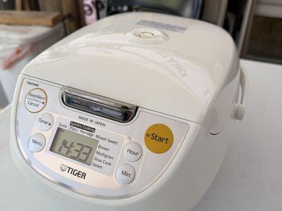 Tiger JBV-A10U 5.5-Cup Micom Rice Cooker with Tacook Plate, White - Made in Japan