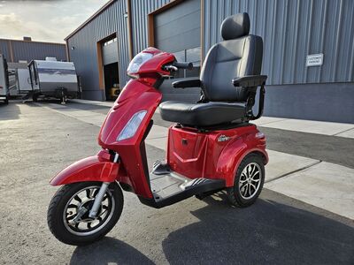 2025 Pride Mobility Scooter Baja Raptor 2 Model with 3 Wheels and No Miles!