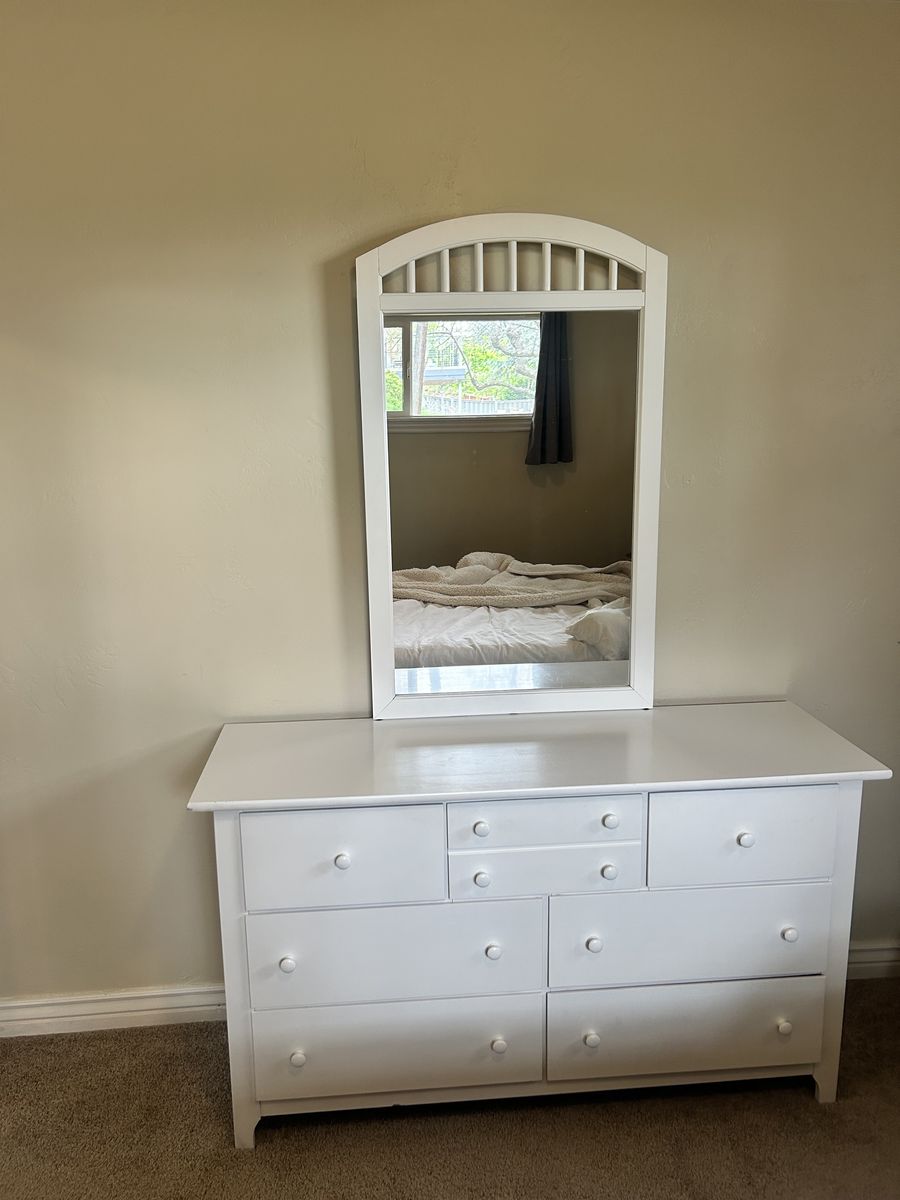 White wooden Dresser with Mirror