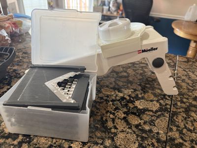 Mueller Austria V-Pro Multi-Blade Adjustable Mandoline Slicer Food Chopper w/ Container