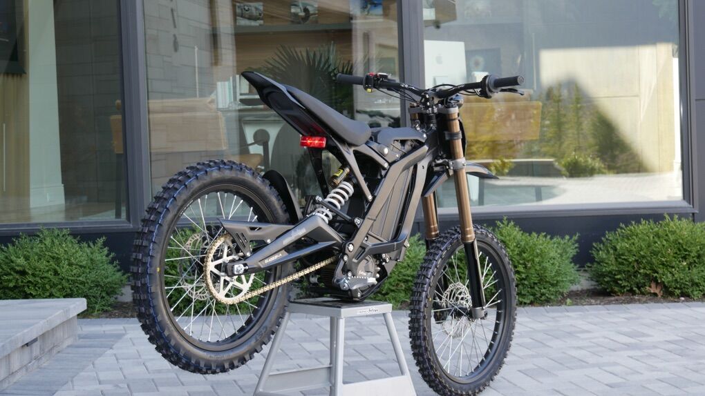 Brand New 2025 Surron Light Bee (Carbon Black)