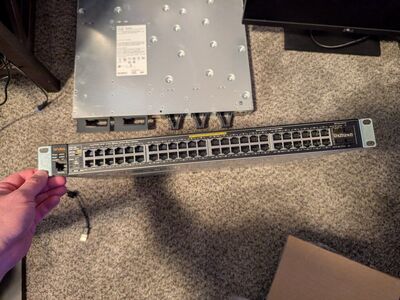 Aruba J9772A 48 port POE Switch