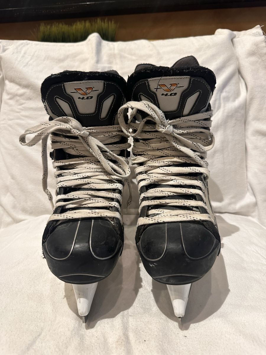 CCM Vector 4.0 men’s size 11 D or shoe size 12.5 silver/black hockey skates