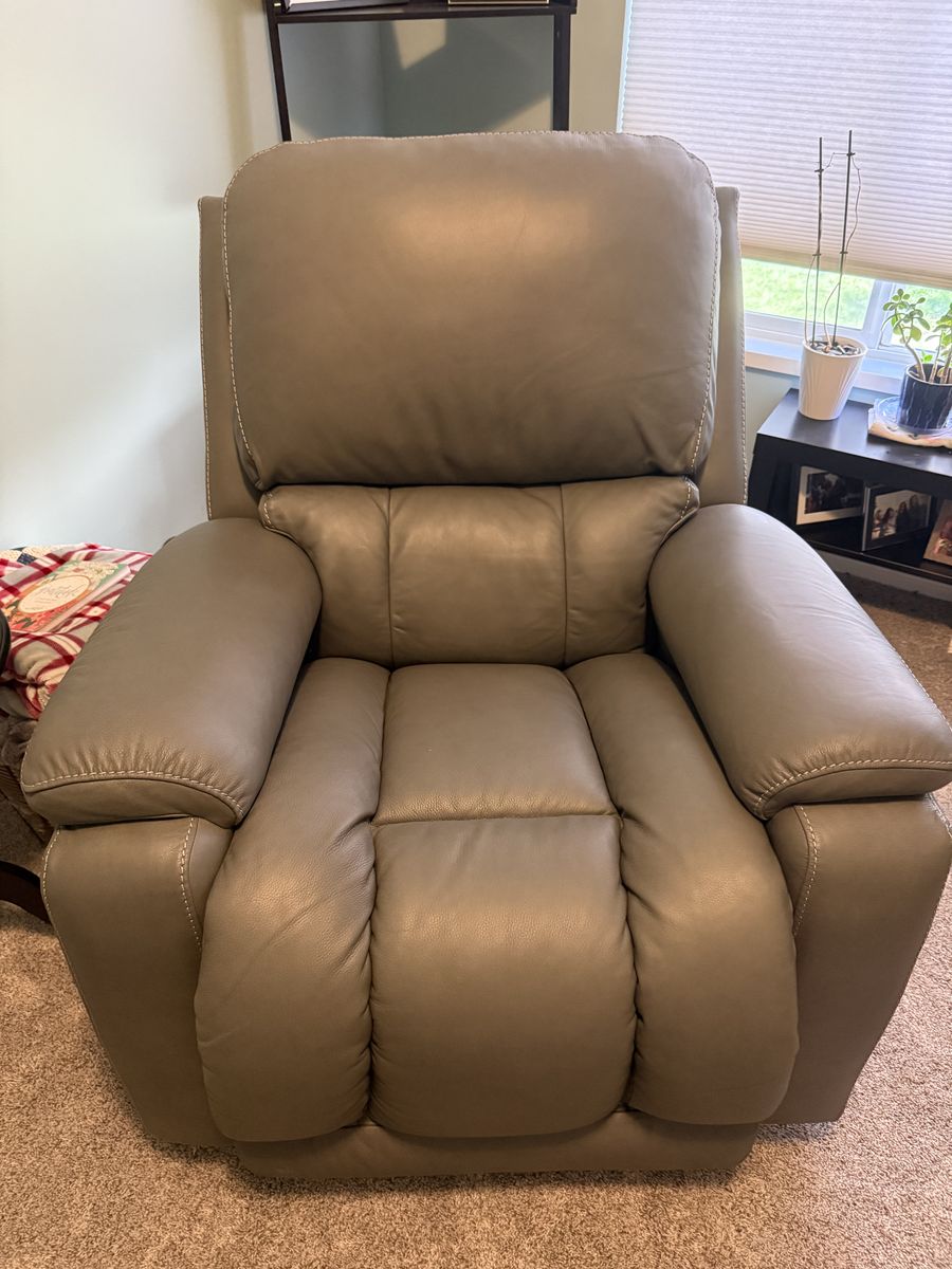 Recliner, Power Rocker, Greyson