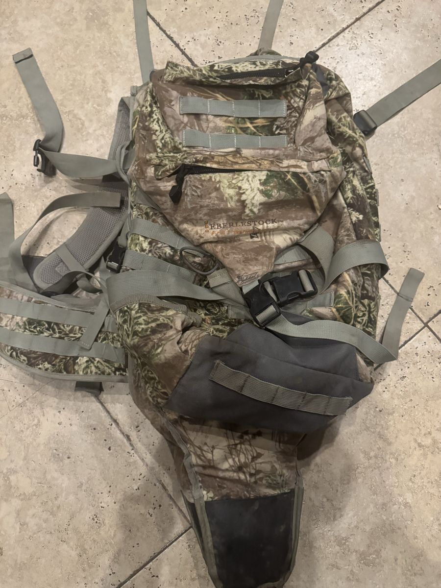 Eberlestock  bearly used.  Pack bow or rifle.  