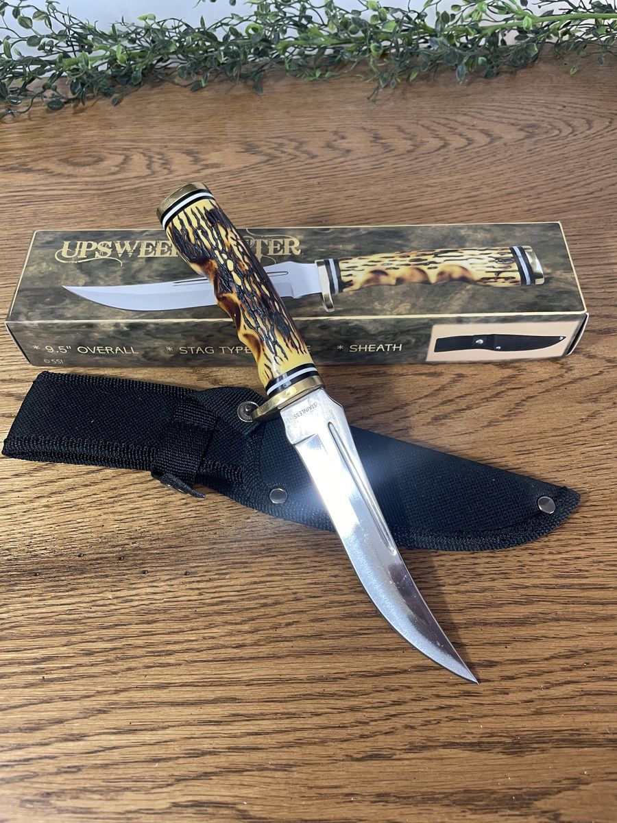 Upsweep Hunter Knife