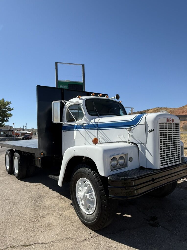 1964 Reo 6x4 Flatbed Truck