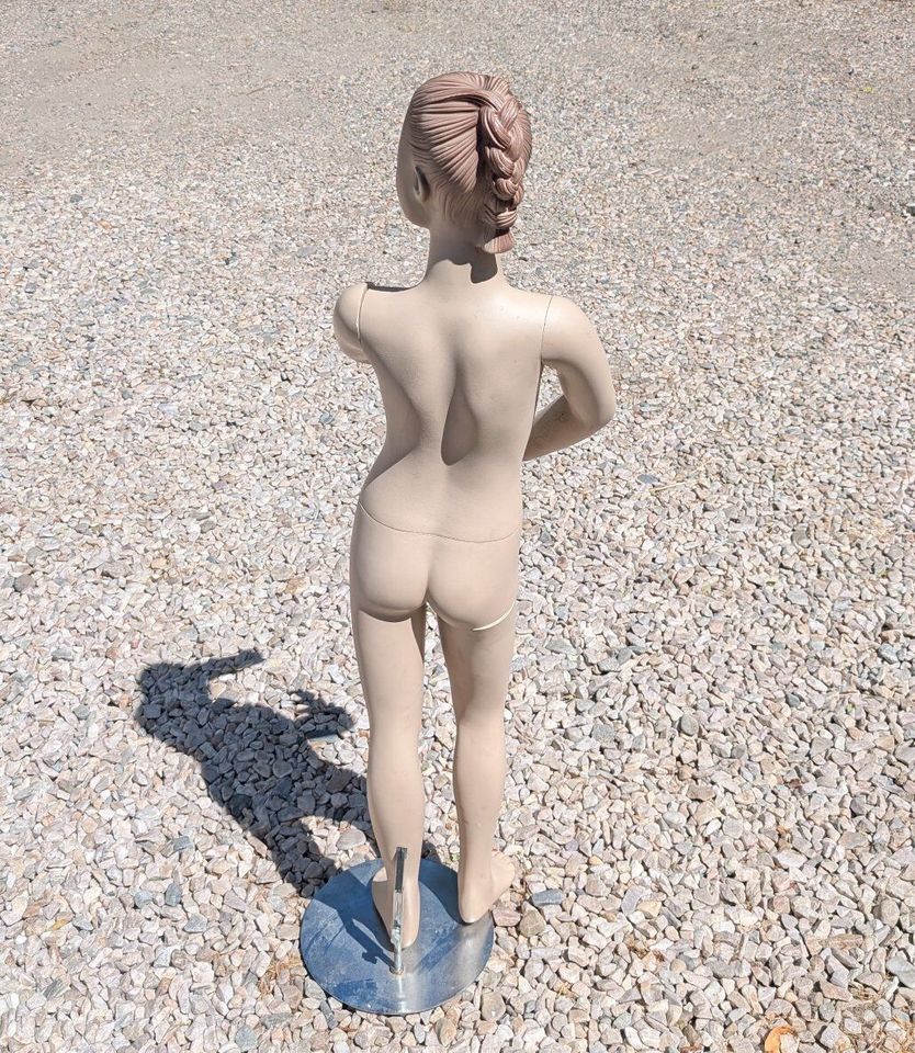 Main image 4