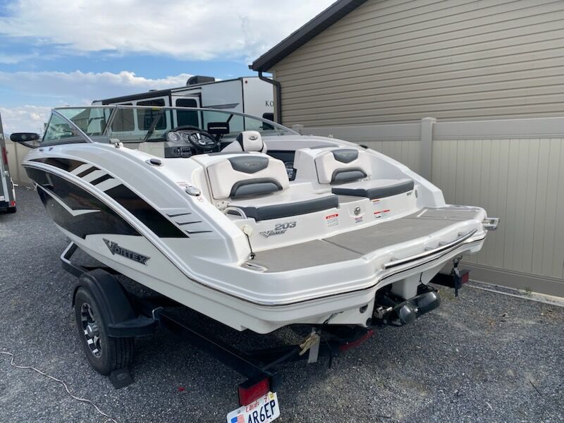 2019 Chaparral 203 Vortex VRX – ONLY 28 HOURS!