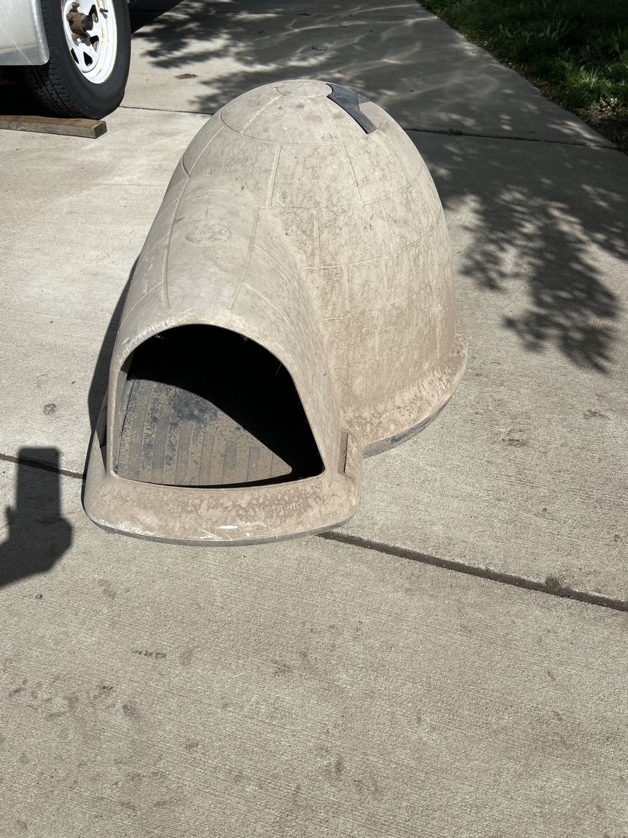Mesium Sized Dog Igloo House