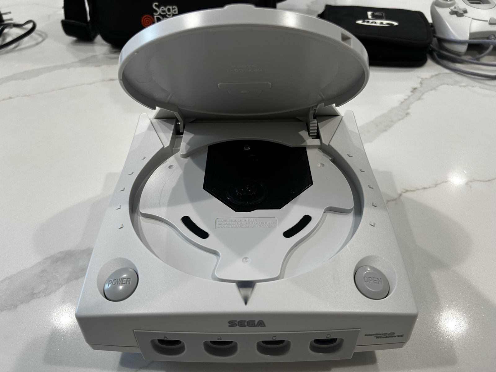 Main image 3