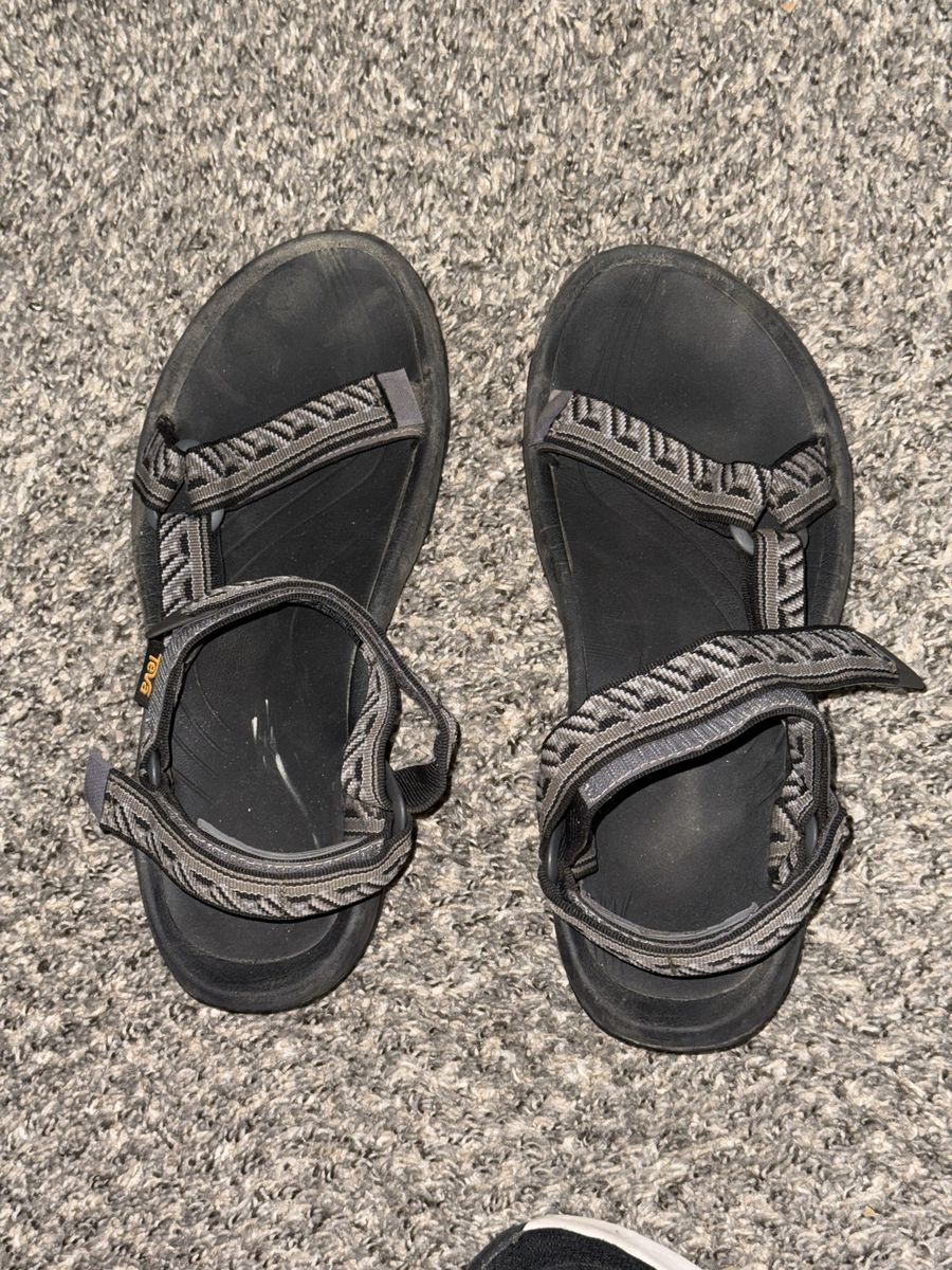 Tevas size 11