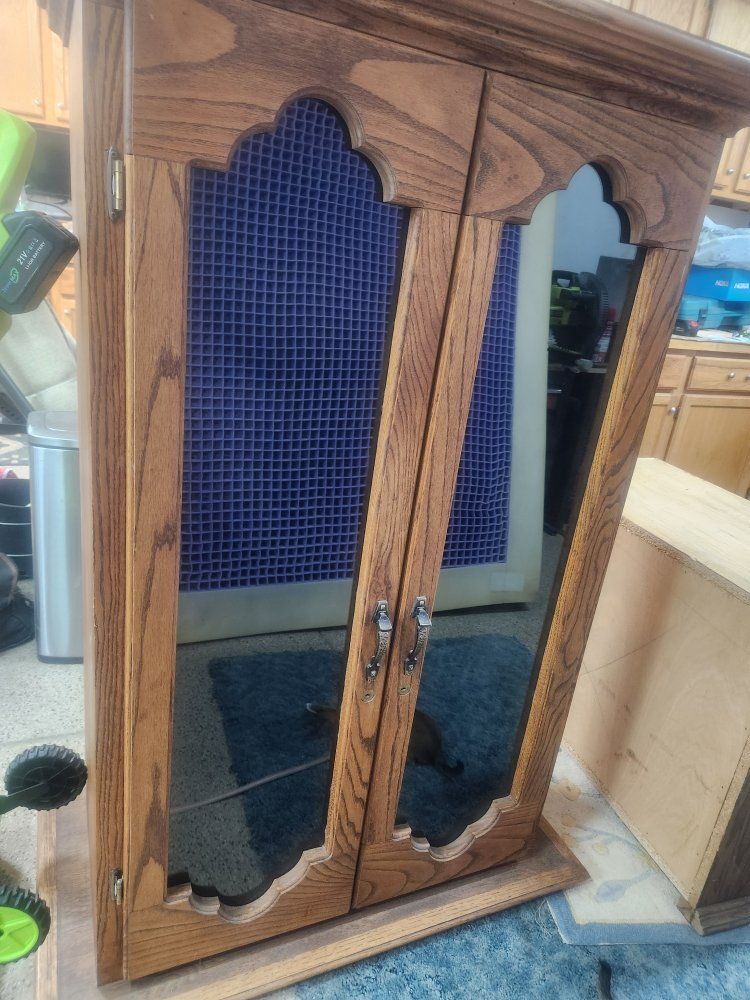 locking gun cabinet