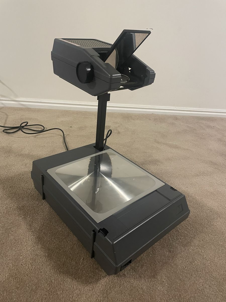 3M AG Briefcase Portable Overhead Projector