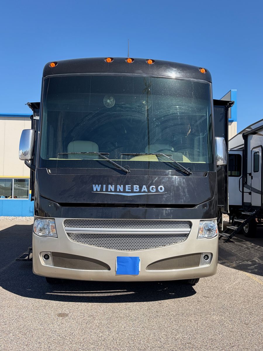 2014 Winnebago ADVENTURER 38Q