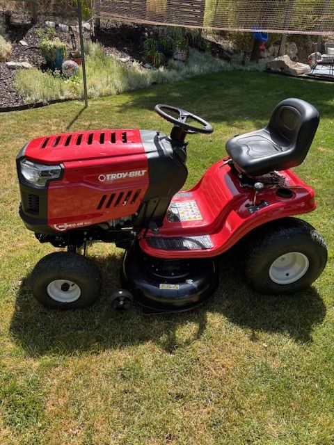 Troy Bilt Riding Lawn Mower