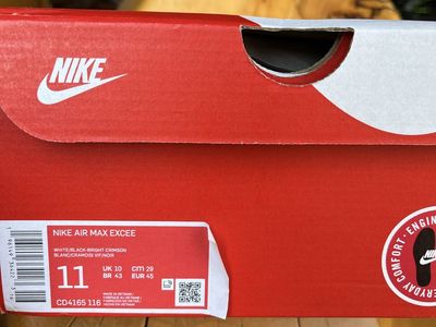 Nike Air Max Excee Men's Running Shoes White/Bright Crimson/Black Size 11 New with Box