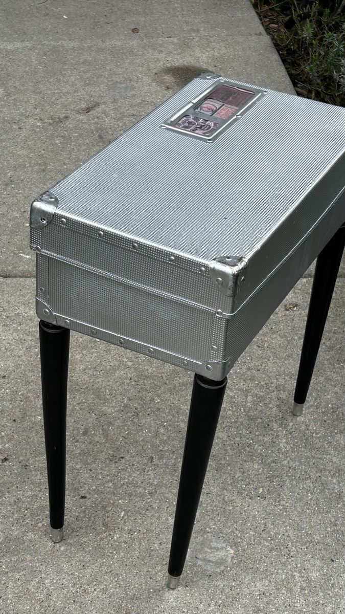 Light weight aluminum box bench