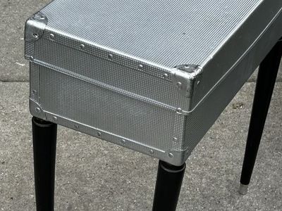 Light weight aluminum box bench