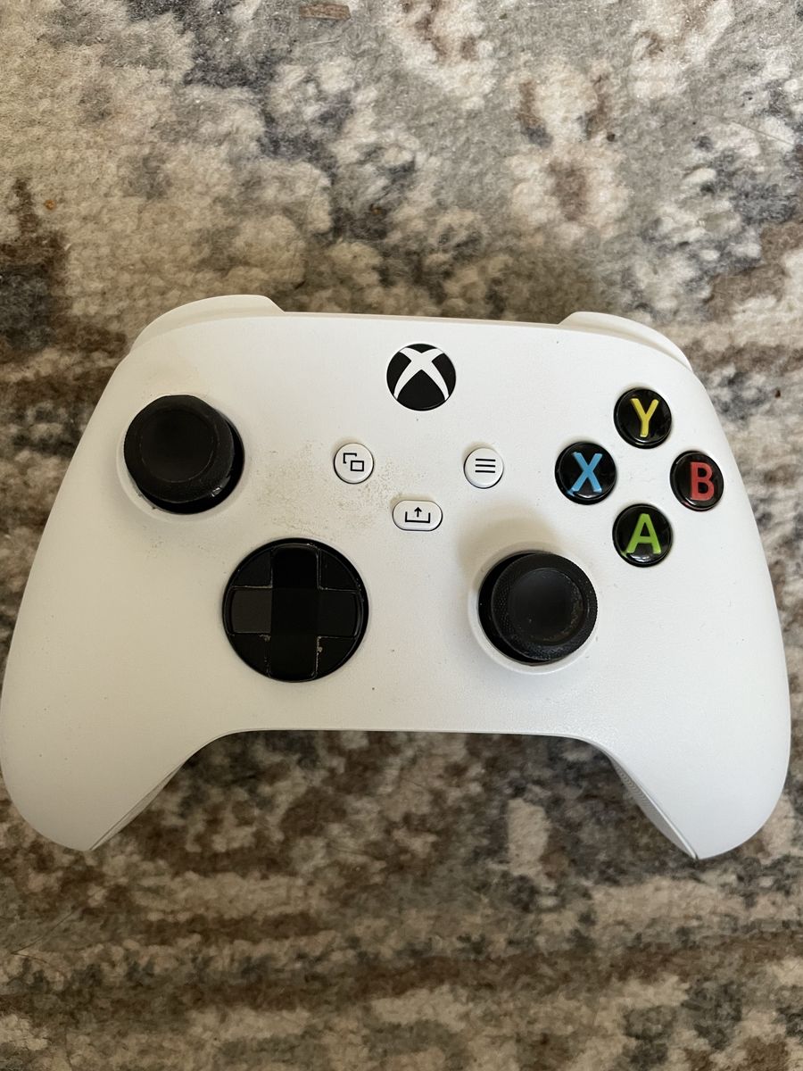 White Xbox series controller 