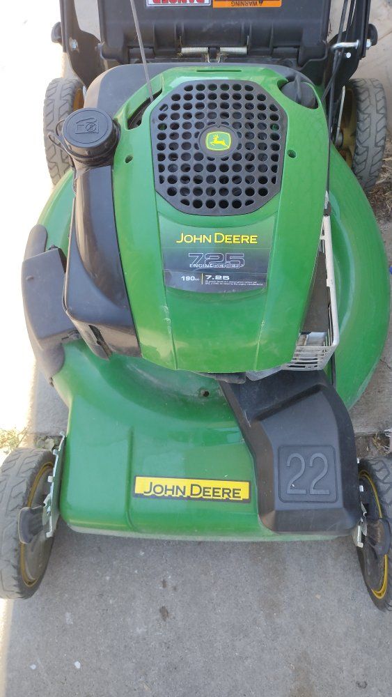 lawnmower John Deere JS28 190-cc 22-in Self-propelled with Briggs & Stratton Engine like new for parts or fix 
See pictures for