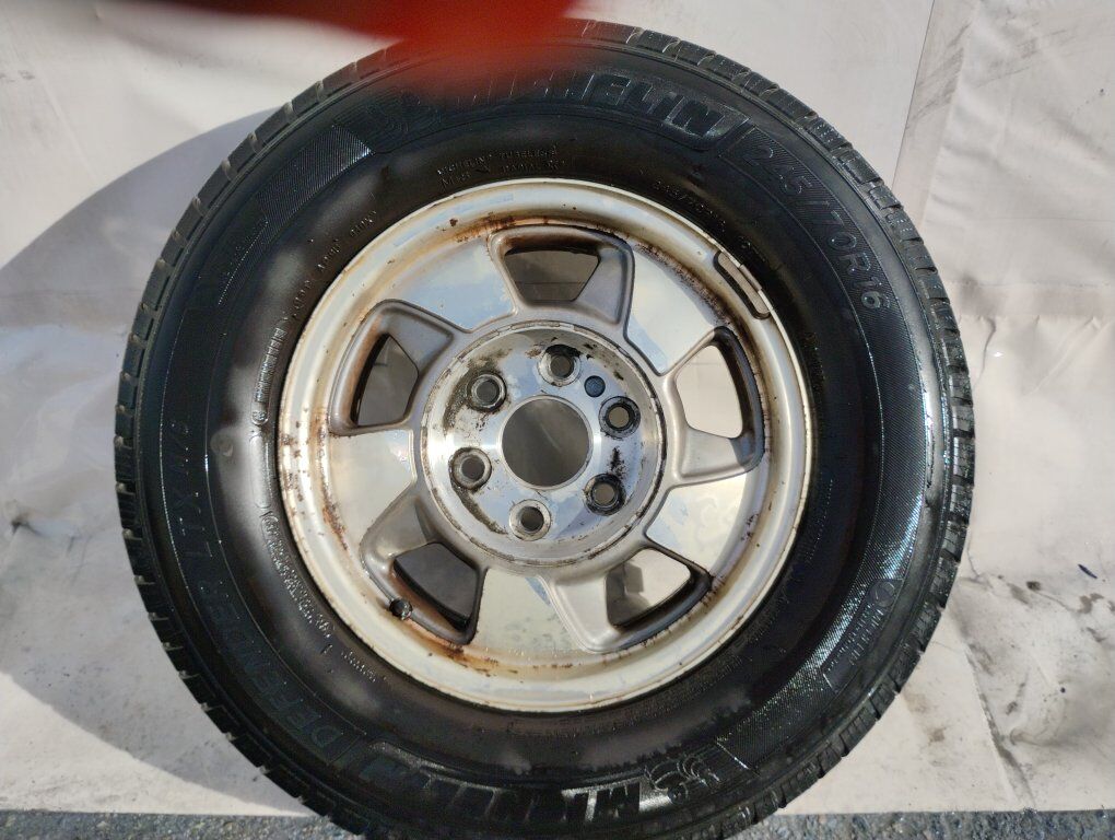 245/70R16 rim GM 2 of them