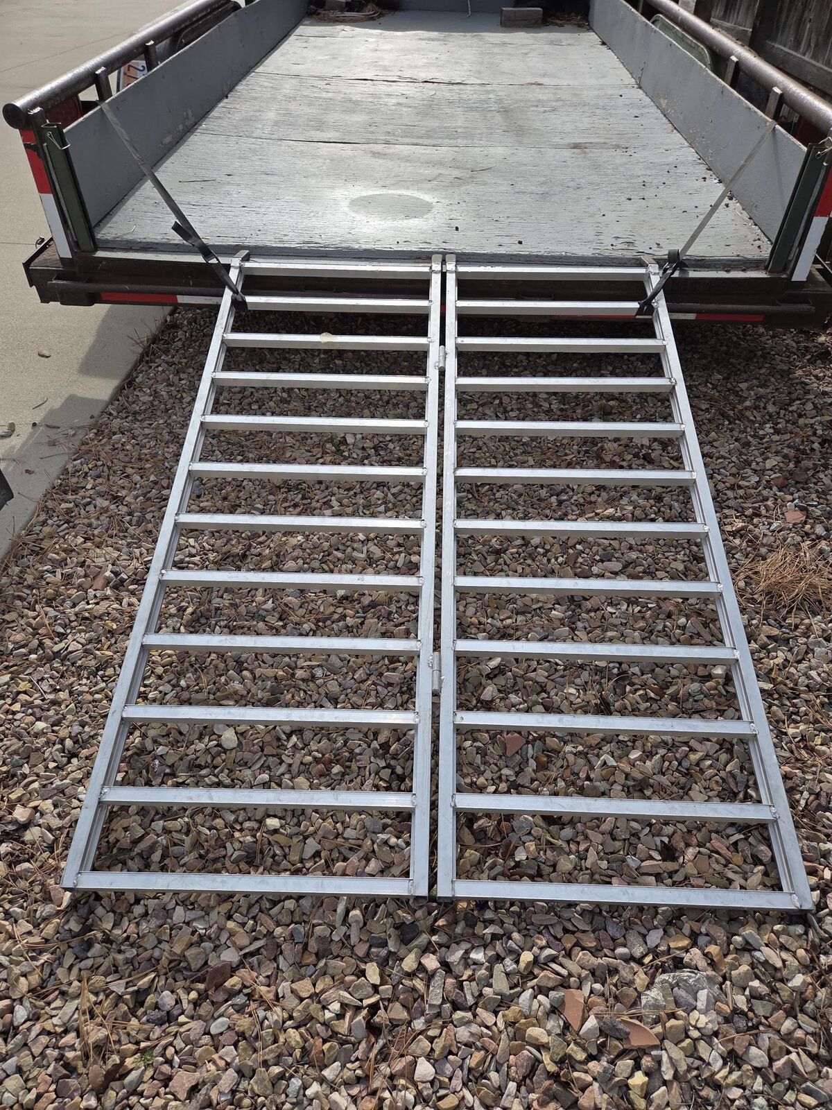 Aluminum folding ATV ramp. 1250lb capacity