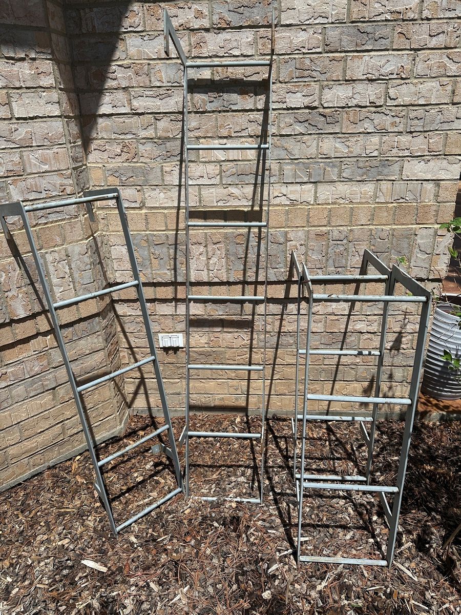 Metal window well ladders (4)