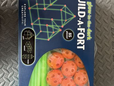 Glow-in-the-Dark Build-A-Fort – 85 Piece Set