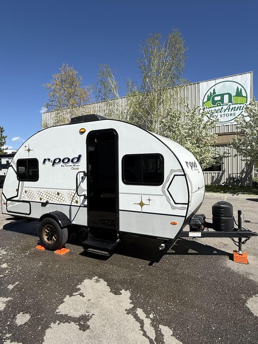 2024 Forest River R-Pod 171C Couples Coach Travel Trailer