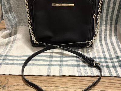 Steve Madden Black Crossbody Bag with Chain Detail and Zip Pockets